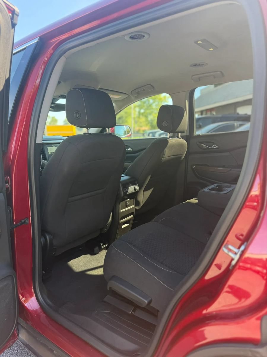 Used 2019 GMC Acadia SLE FWD image 19