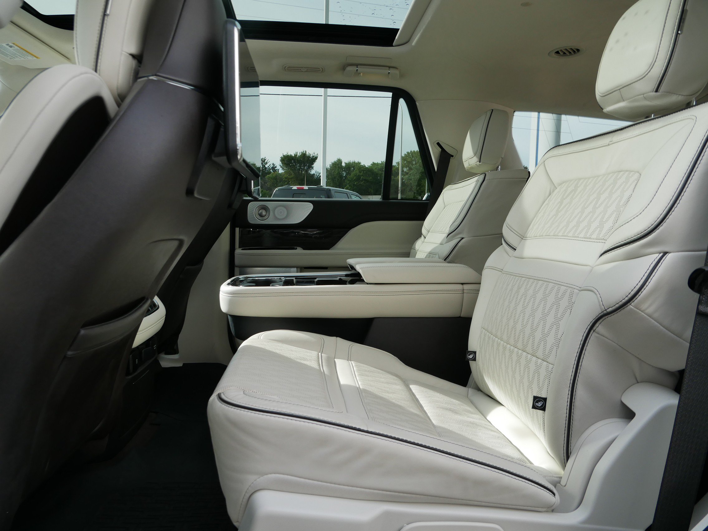 Used 2024 Lincoln Navigator Black Label AWD/4WD image 5