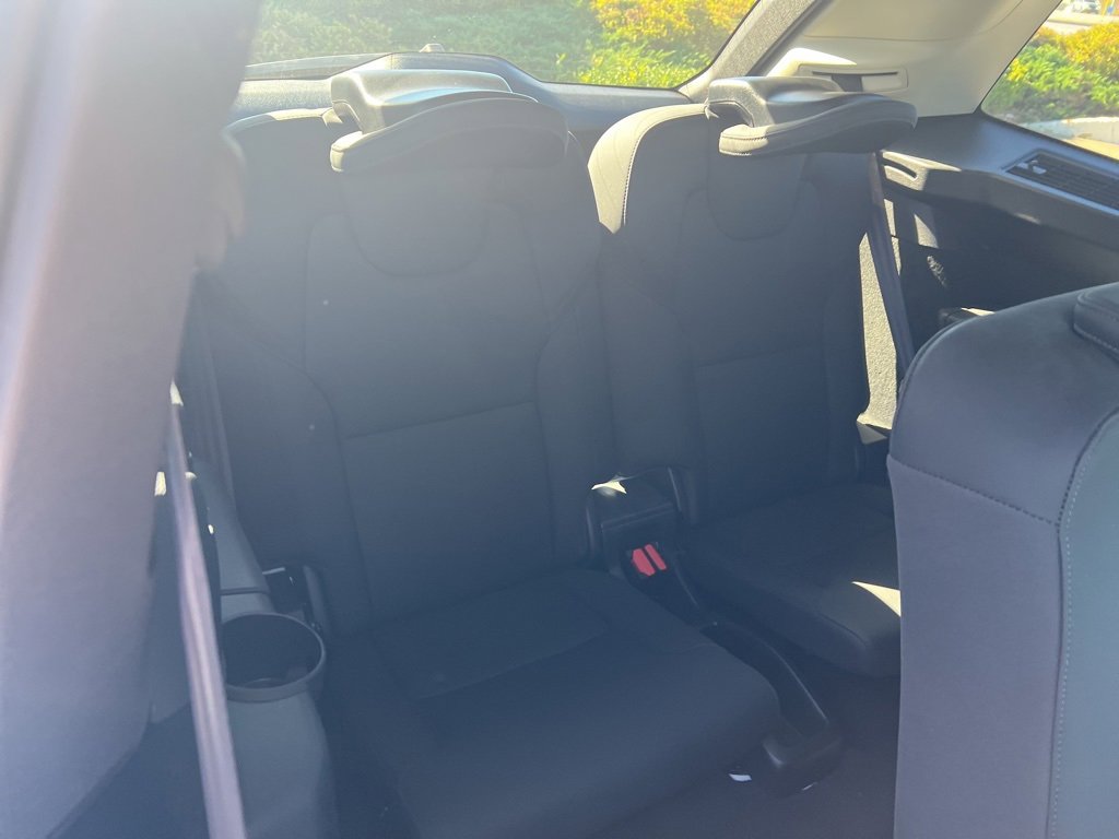 Certified 2025 Volvo XC90 B5 Plus image 34