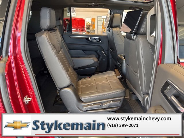 New 2026 Chevrolet Suburban High Country image 17