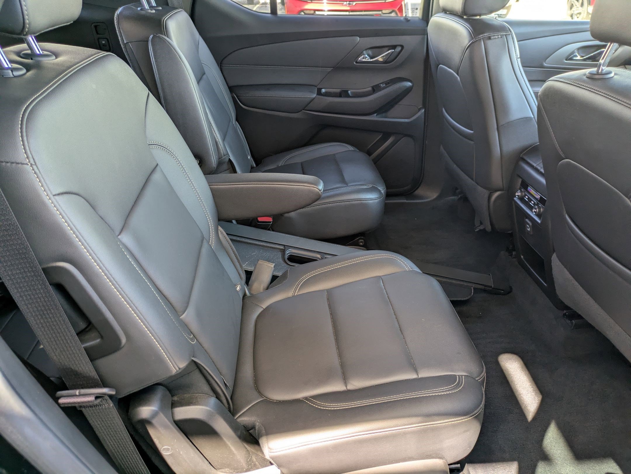Used 2023 Chevrolet Traverse LT FWD image 26