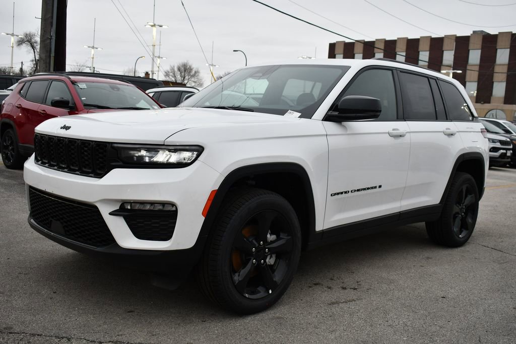 New 2025 Jeep Grand Cherokee Limited w/ Black Appearance Package AWD/4WD image 3