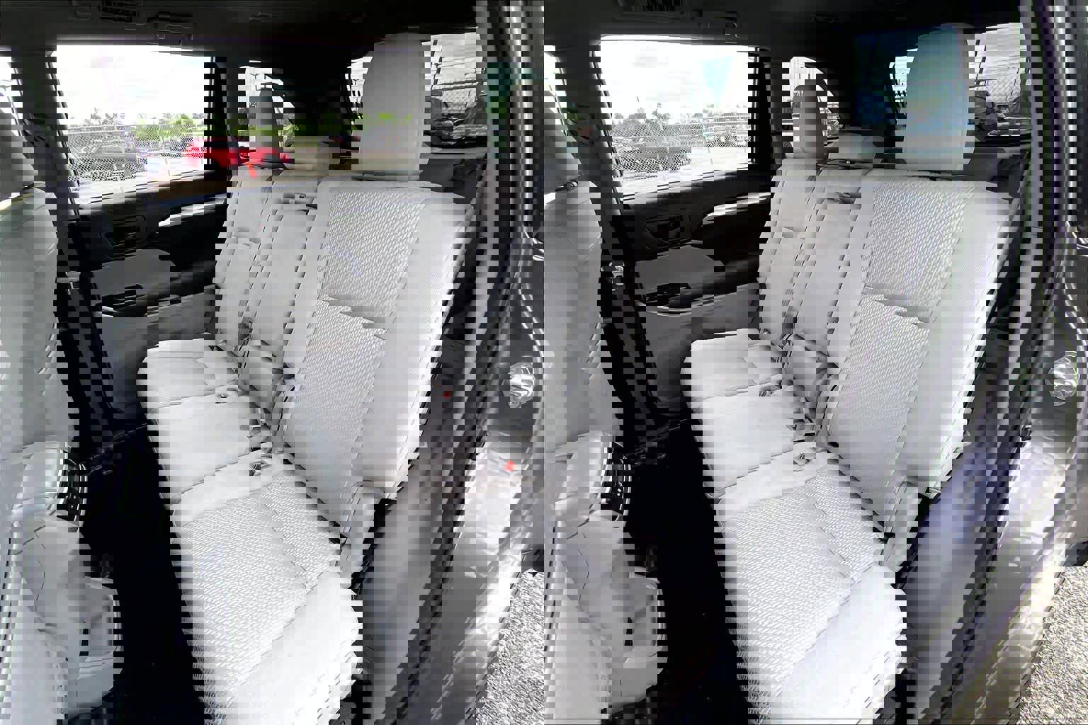 Used 2017 Toyota Highlander LE FWD image 20