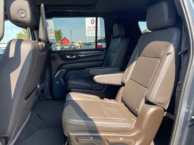 Used 2021 GMC Yukon XL Denali w/ Denali Premium Package image 17