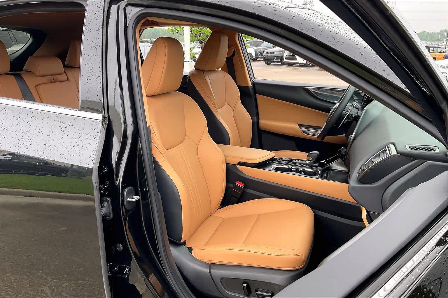 Used 2024 Lexus NX 250 FWD image 8