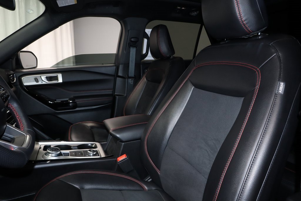 Certified 2024 Ford Explorer ST-Line w/ Class IV Trailer Tow Package image 27