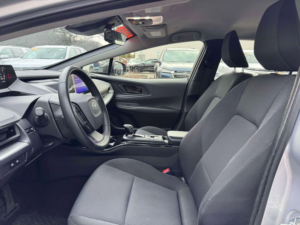 Used 2024 Toyota Prius LE FWD image 12