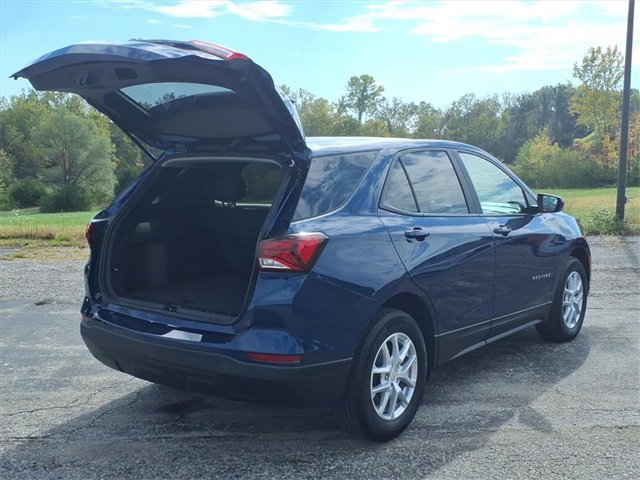 Used 2023 Chevrolet Equinox LS w/ LS Convenience Package image 88