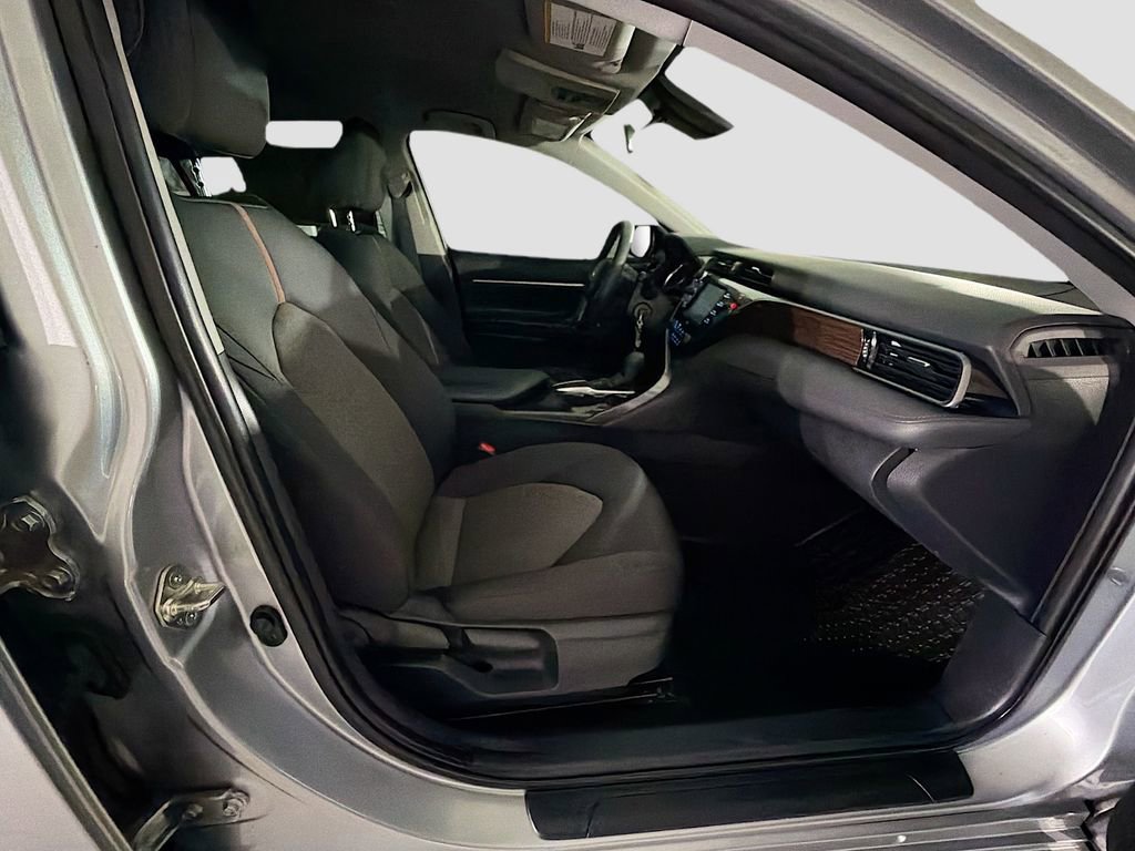 Used 2020 Toyota Camry LE FWD image 28