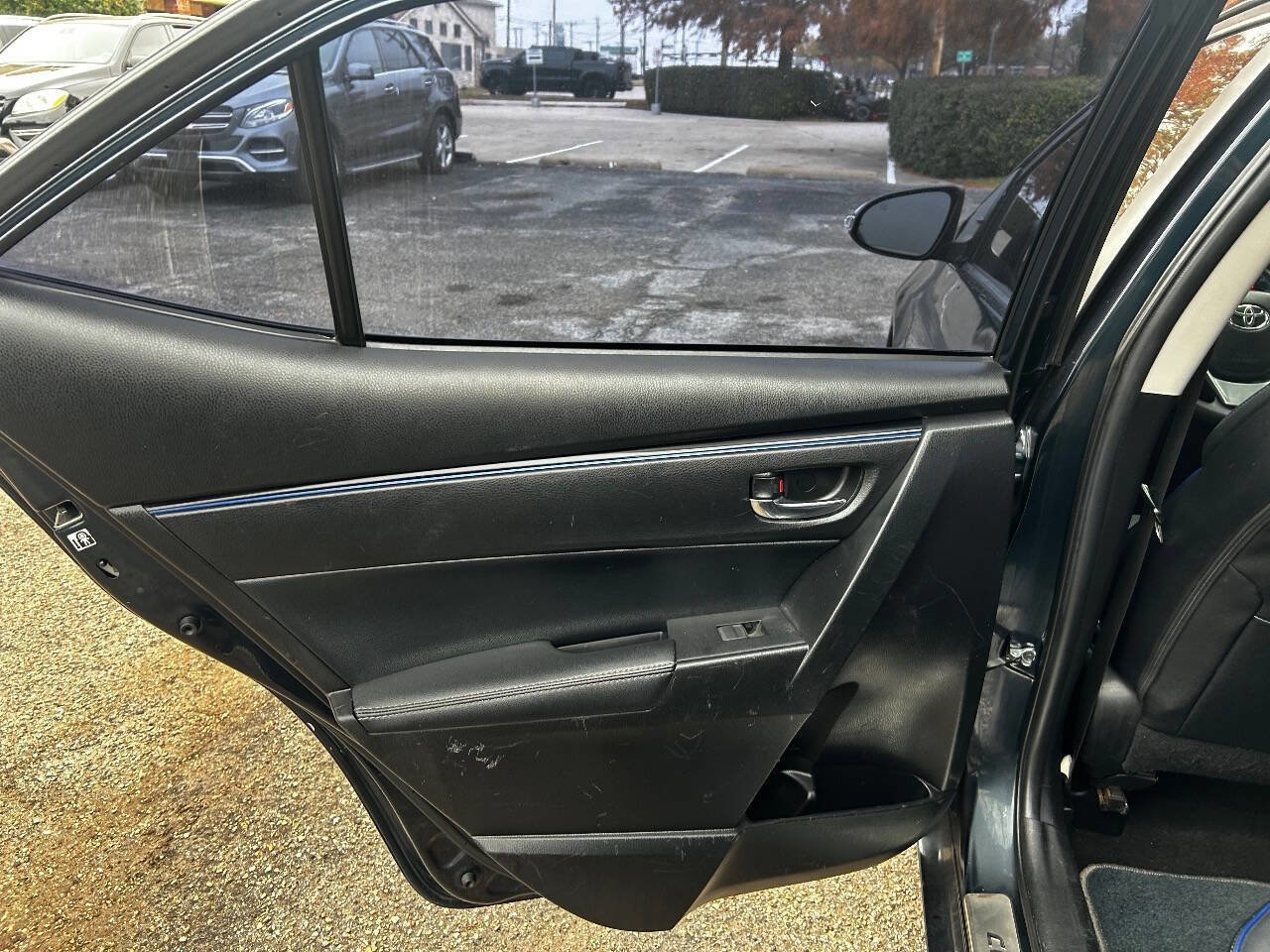 Used 2018 Toyota Corolla SE image 11