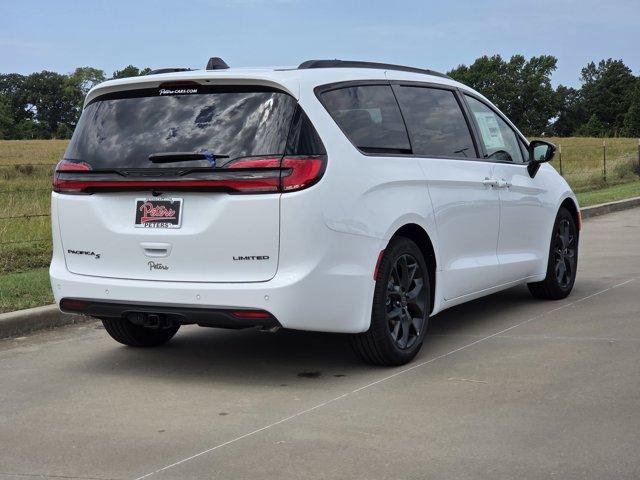 New 2027 Chrysler Pacifica Limited w/ Trailer Tow Group FWD image 3