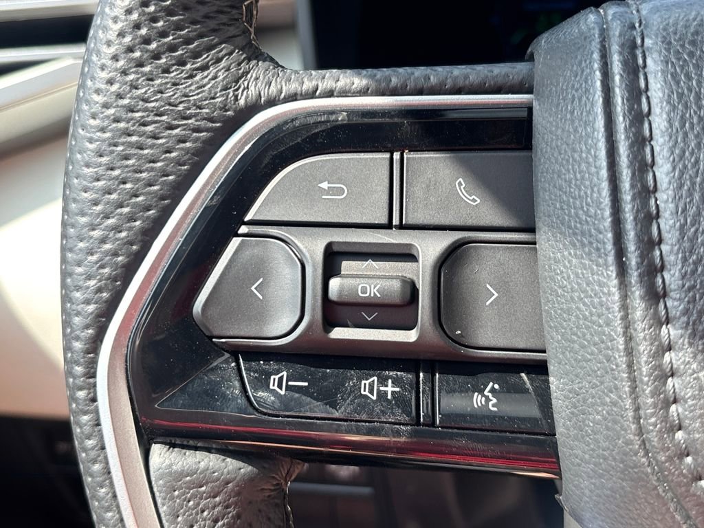Used 2025 Toyota Sequoia Capstone AWD/4WD image 21