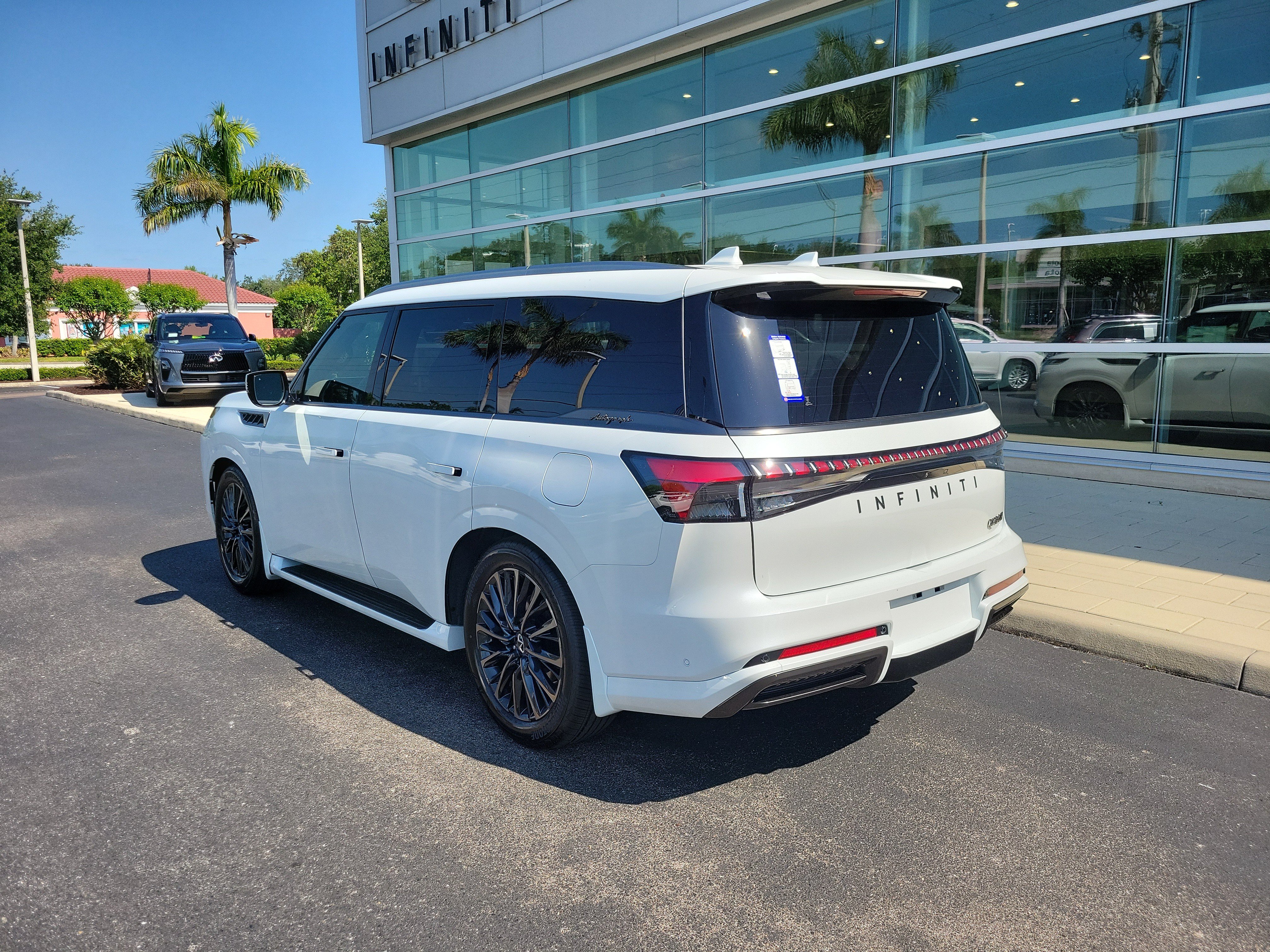 New 2026 INFINITI QX80 Autograph w/ Premium Cargo Package AWD/4WD image 6