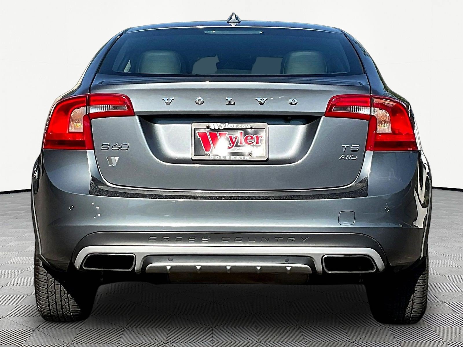 Used 2016 Volvo S60 T5 Cross Country Platinum w/ Protection Package AWD/4WD image 5
