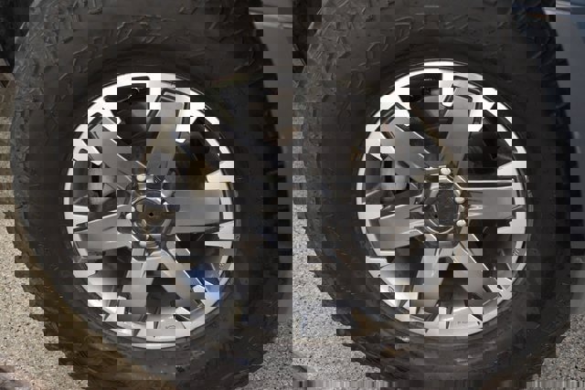 Used 2016 Nissan Frontier Desert Runner image 14