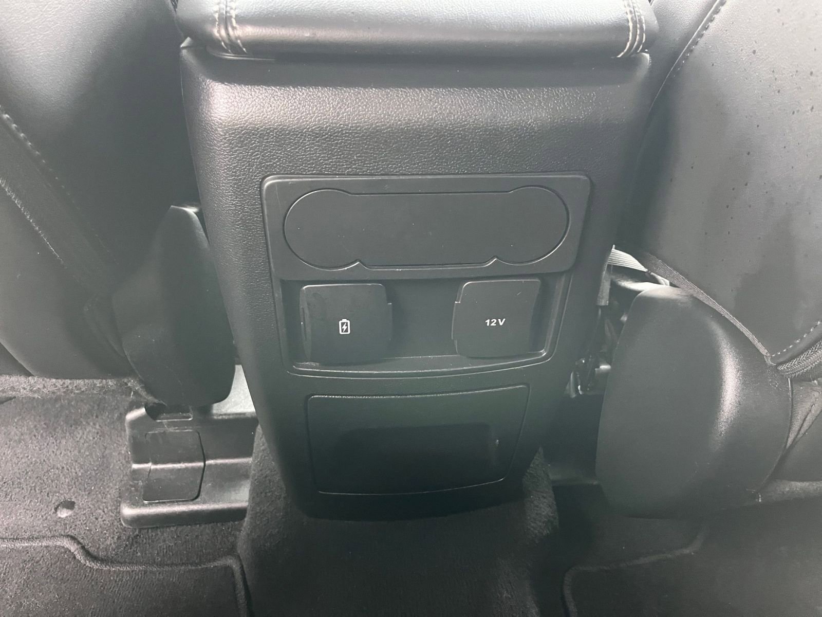 Used 2024 Ford Explorer XLT w/ Equipment Group 202A image 24