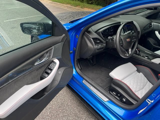 Used 2024 Cadillac CT5 V Blackwing w/ Carbon Fiber Package 1 RWD image 4