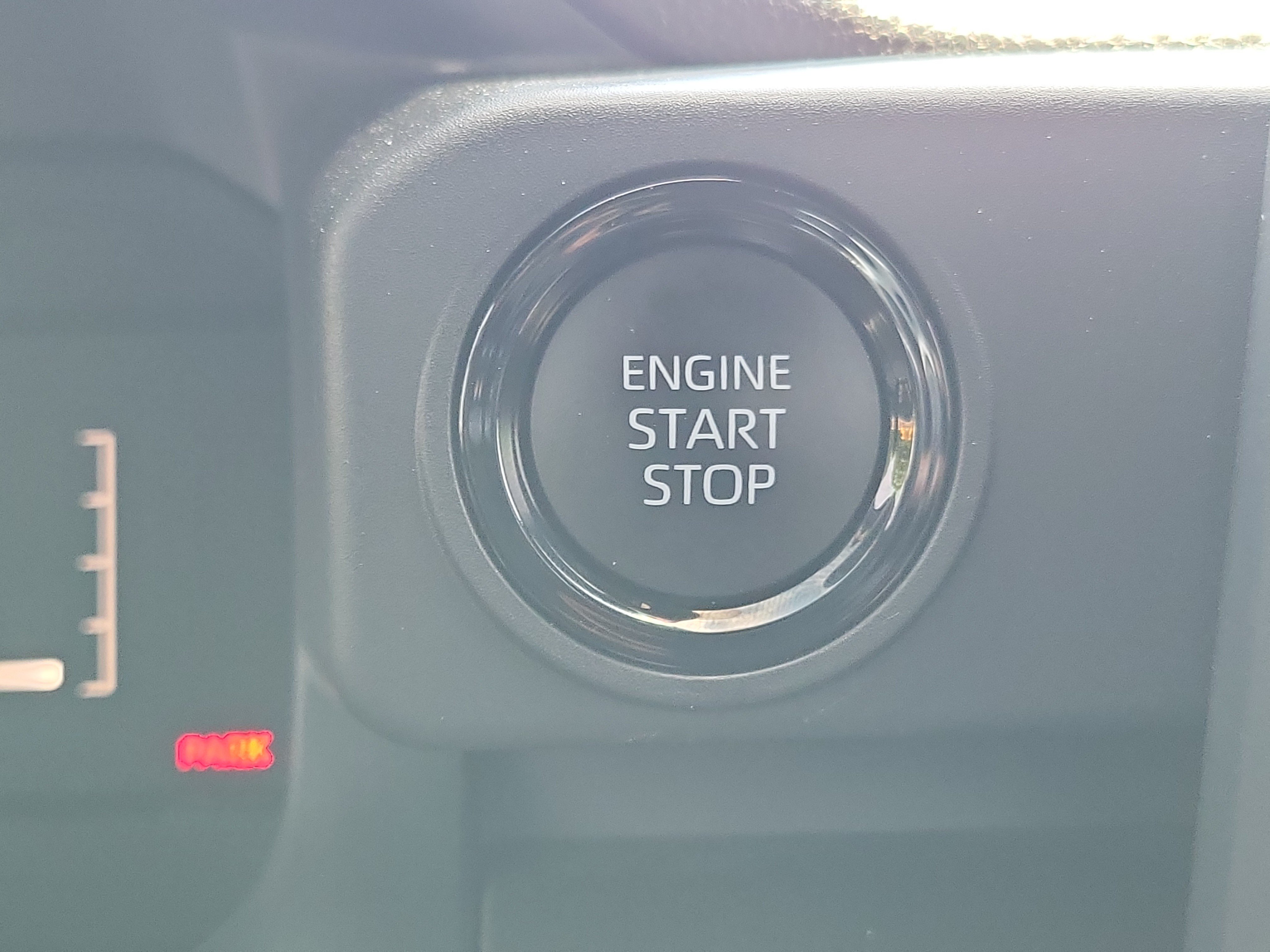Certified 2025 Toyota Tacoma SR5 AWD/4WD image 24