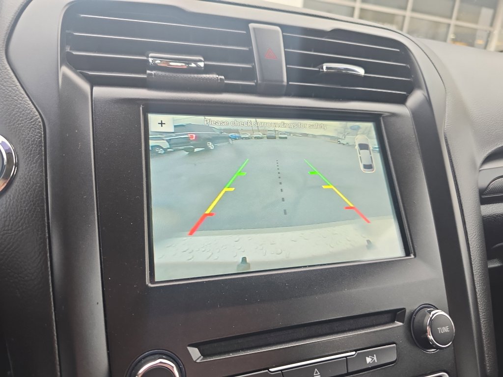 Used 2018 Ford Fusion SE image 24