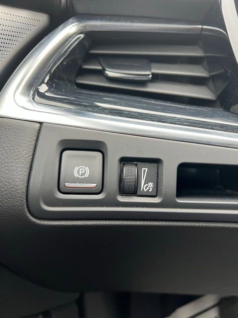 Used 2024 Cadillac XT5 Premium Luxury AWD/4WD image 25
