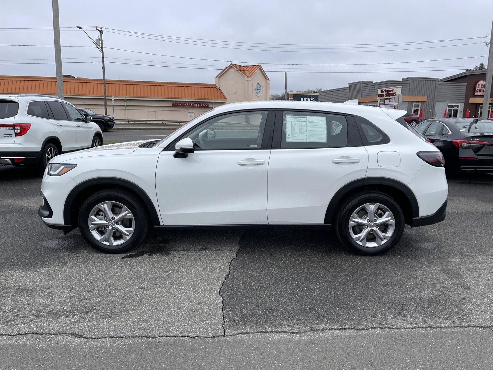 Used 2023 Honda HR-V LX image 17