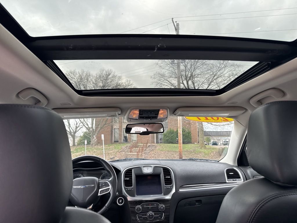 Used 2017 Chrysler 300 Limited w/ Value Package image 10