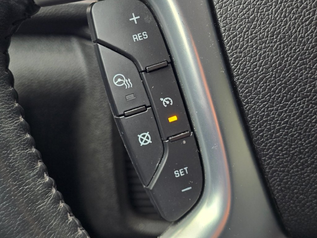 Used 2015 Chevrolet Traverse LTZ AWD/4WD image 36