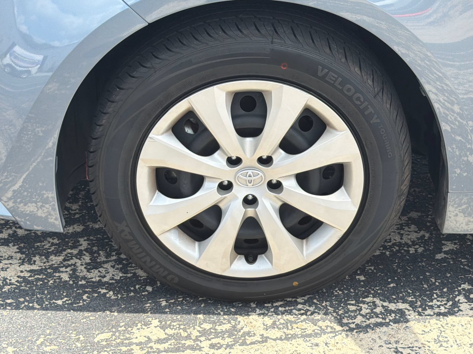 Used 2025 Toyota Corolla LE FWD image 13