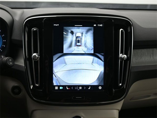 Used 2024 Volvo XC40 B5 Ultimate w/ Protection Package Premier image 21