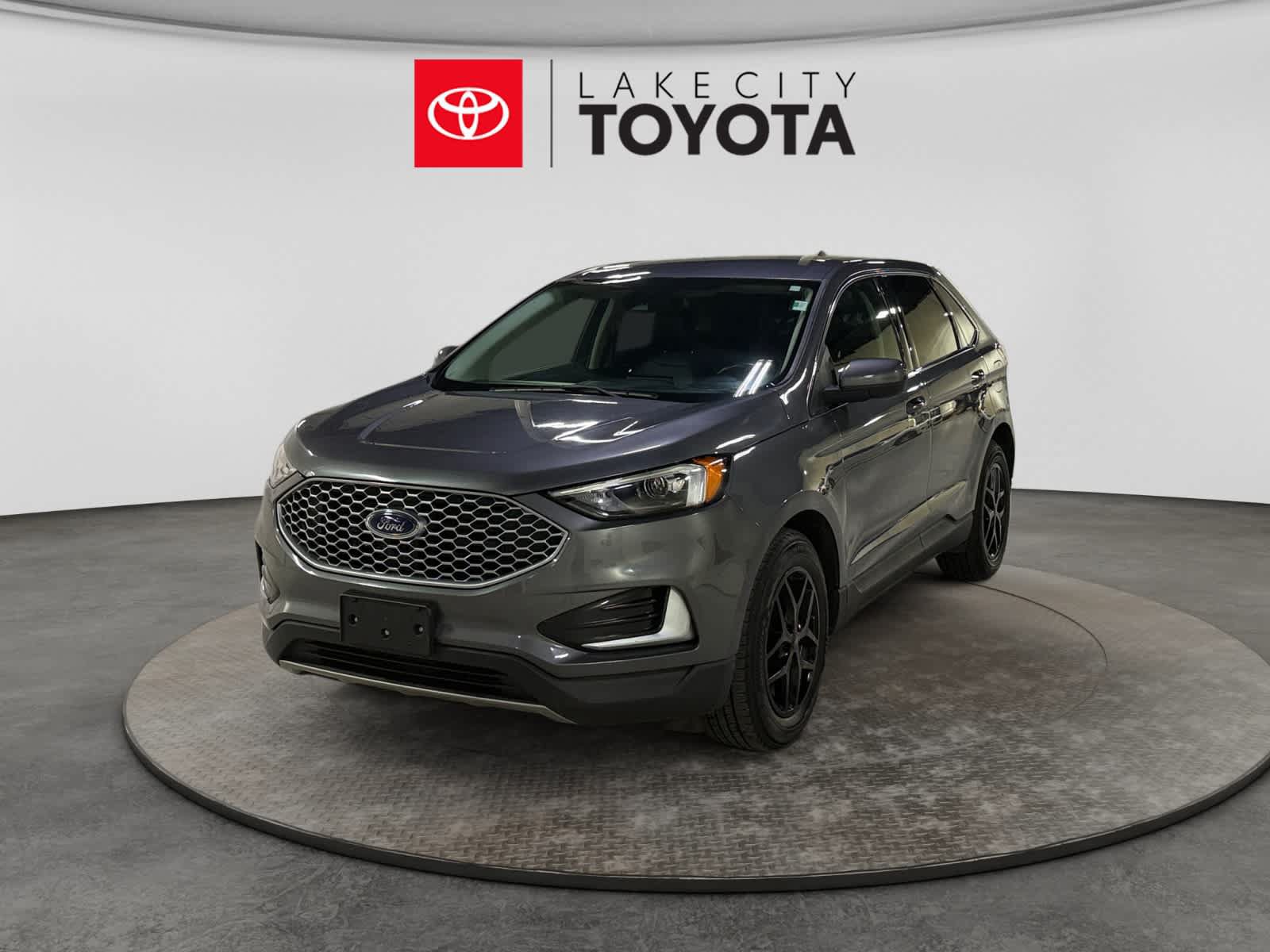Used 2024 Ford Edge SEL