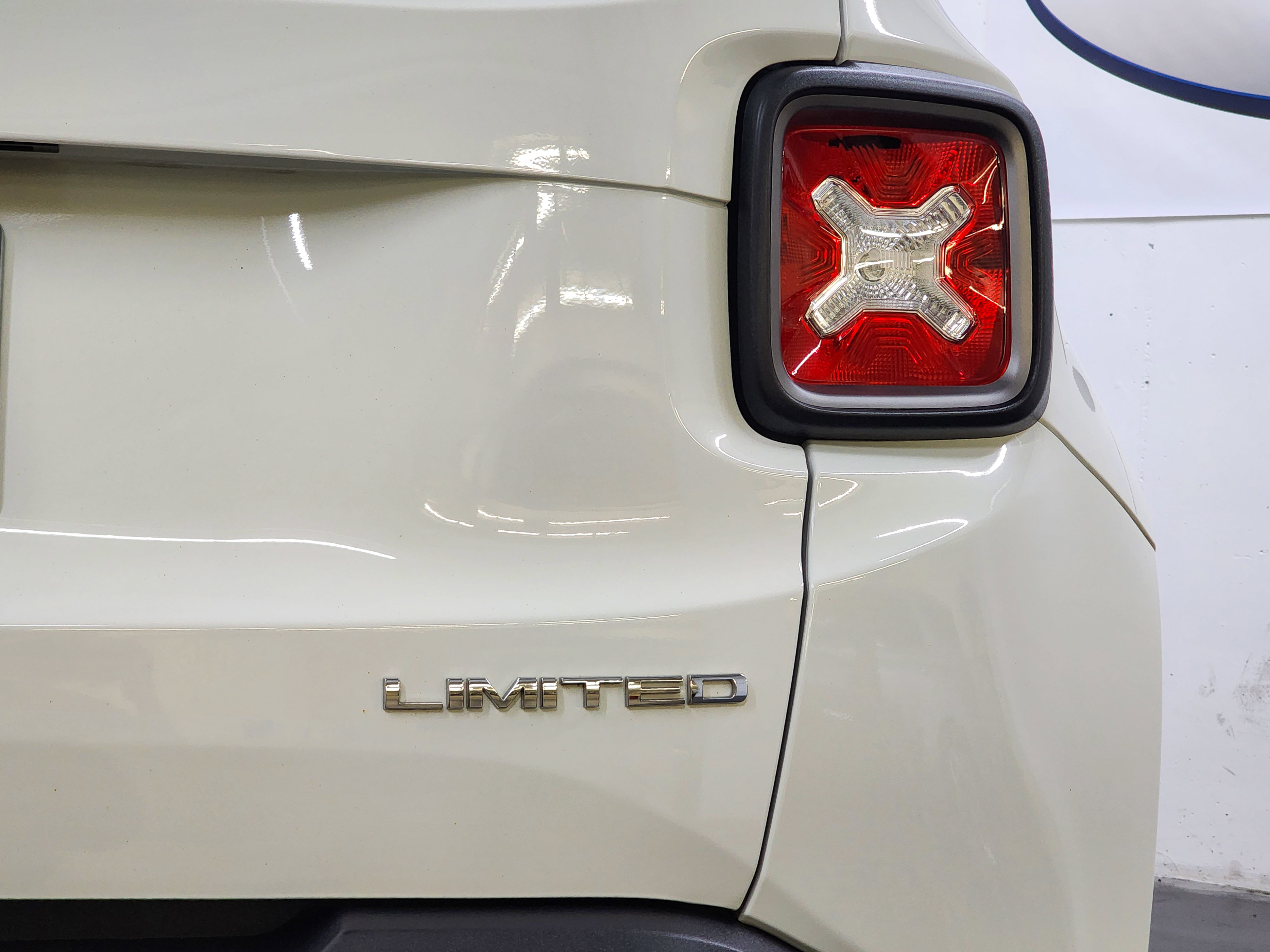 Used 2021 Jeep Renegade Limited image 17