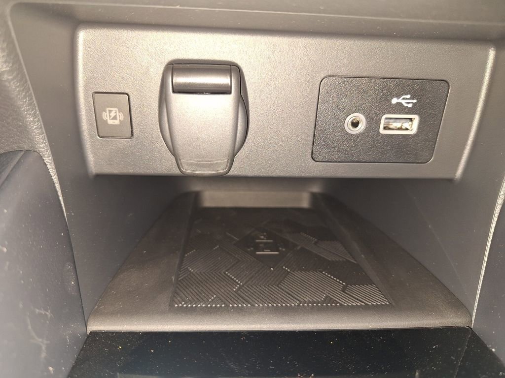 New 2025 Nissan Versa SV w/ Trunk Package image 16