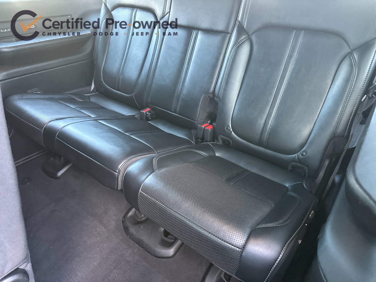 Used 2024 Jeep Wagoneer L Series II RWD image 16