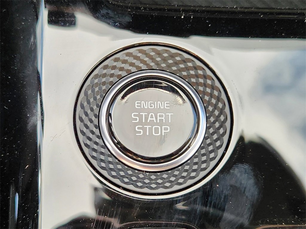 New 2025 Kia Niro EX Touring image 15