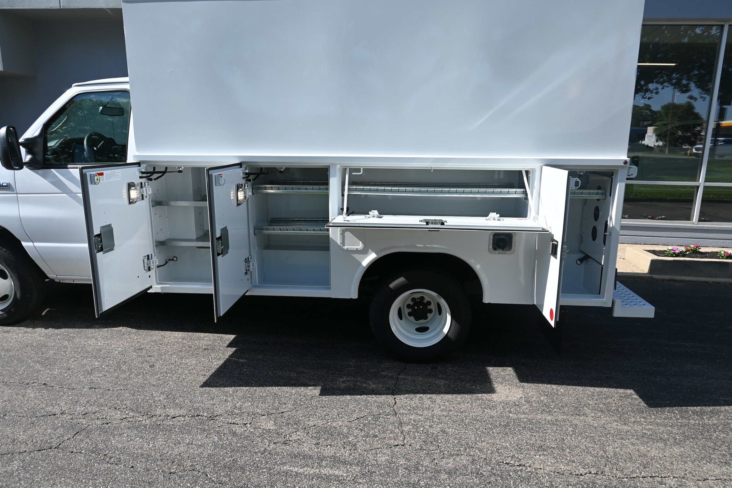 New 2025 Ford E-350 and Econoline 350 Super Duty w/ Power Equipment Group RWD image 4