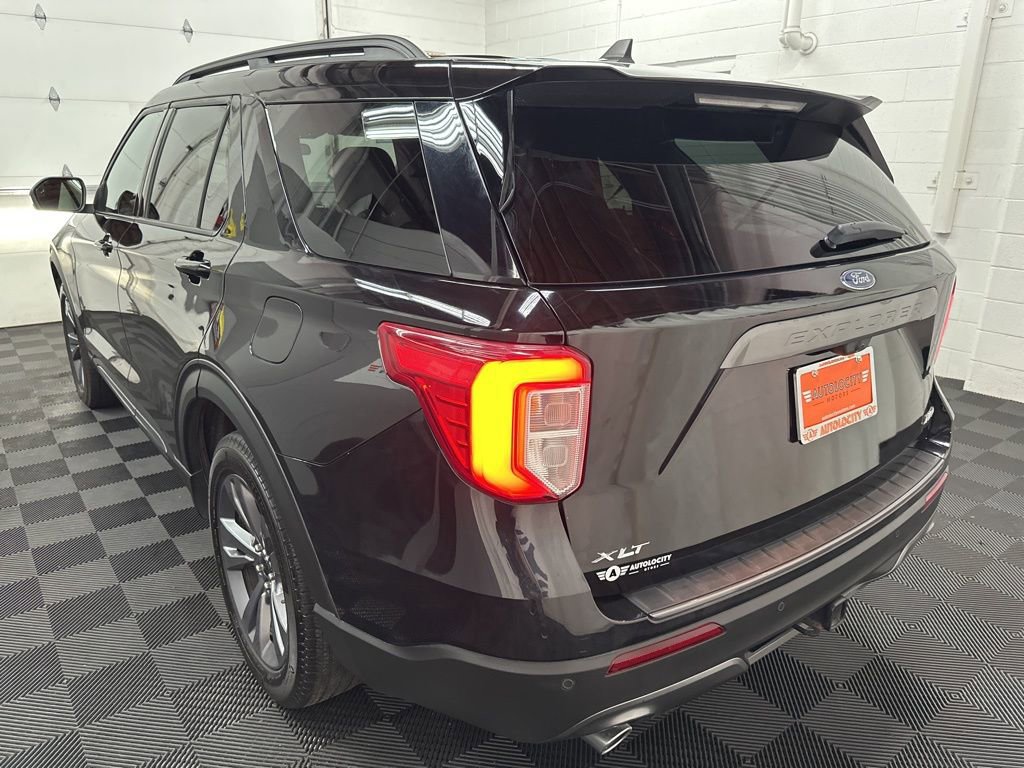 Used 2023 Ford Explorer XLT w/ Equipment Group 202A image 8