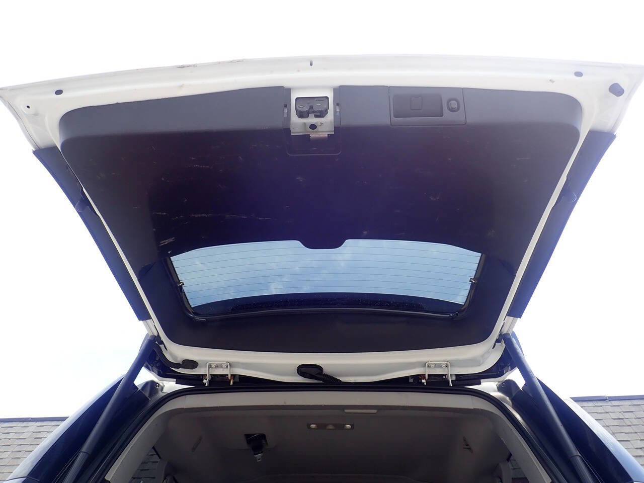 Used 2017 GMC Yukon XL Denali w/ Open Road Package image 30