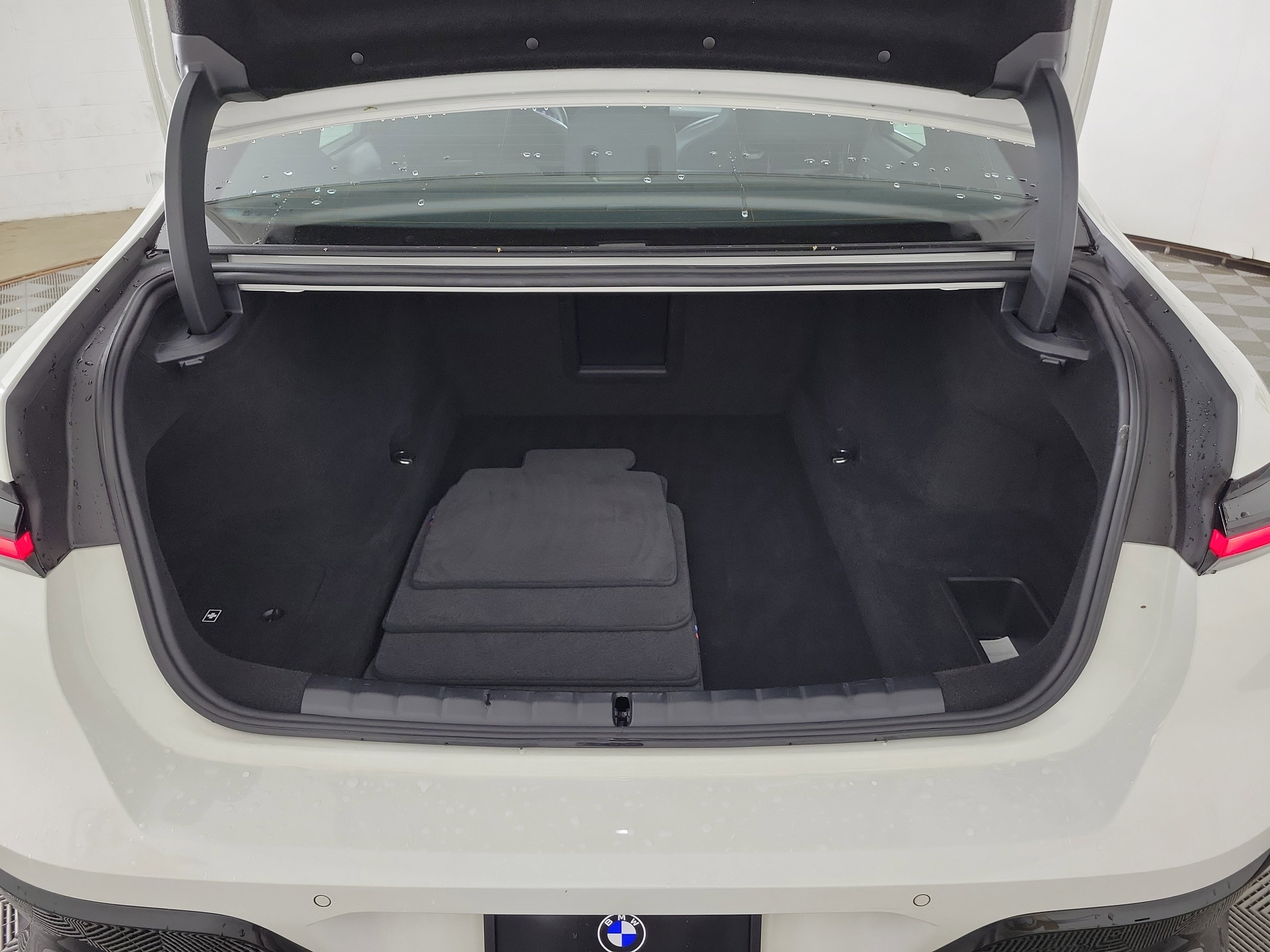 Certified 2023 BMW 760i xDrive w/ Executive Package AWD/4WD image 25