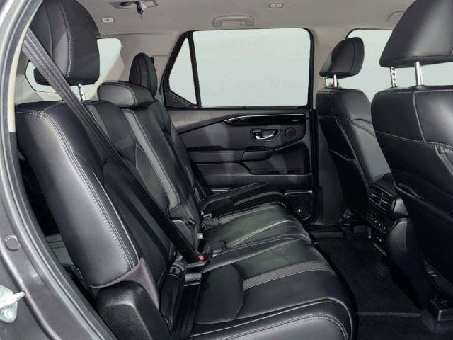 Used 2025 Honda Pilot EX-L image 54