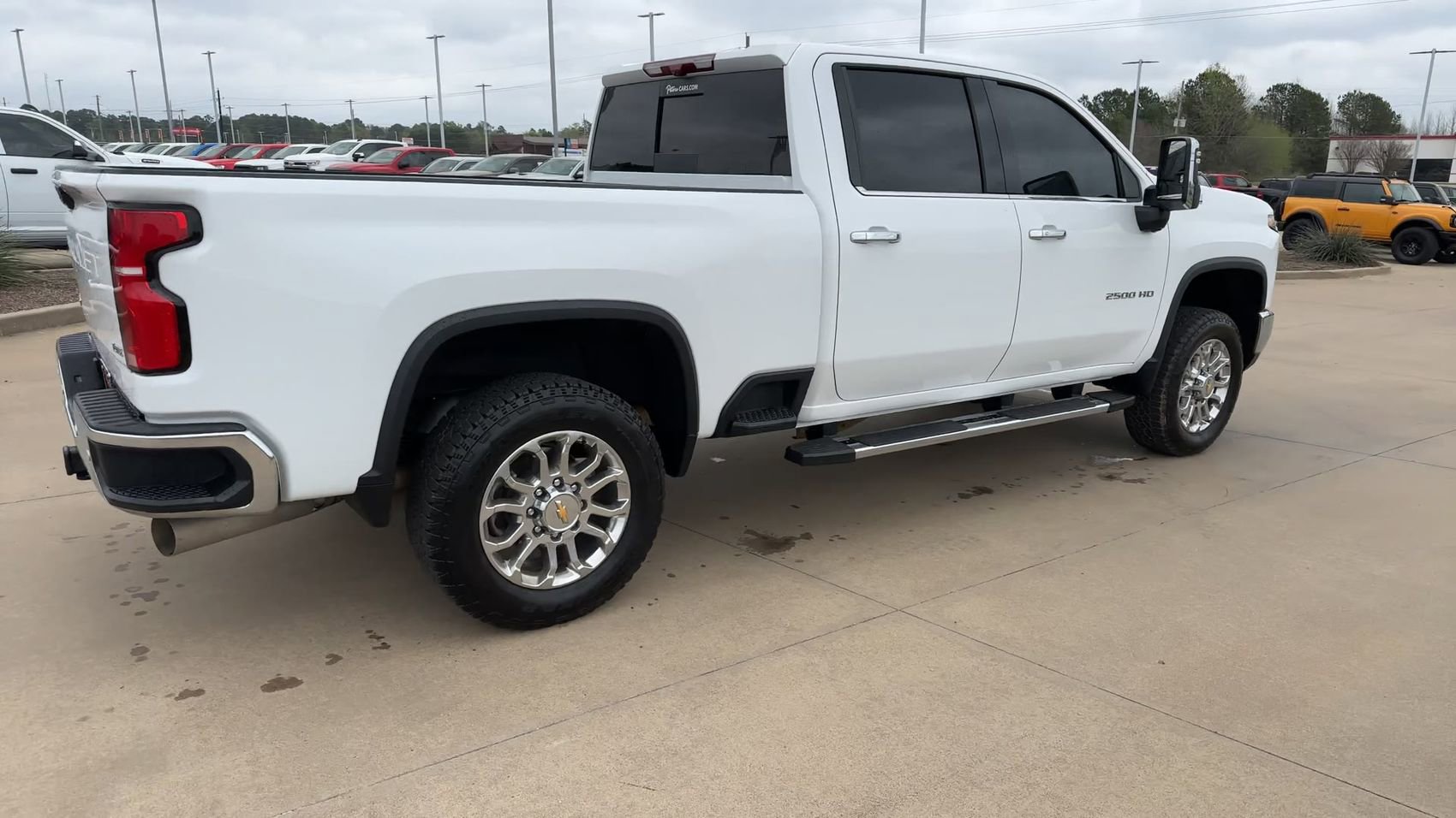 Used 2025 Chevrolet Silverado 2500 LTZ w/ LTZ Premium Package AWD/4WD image 8