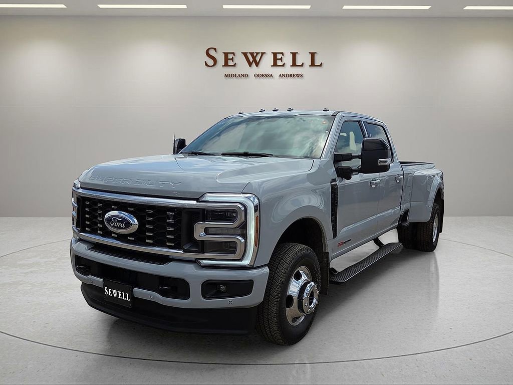 New 2026 Ford F350 Platinum w/ FX4 Off-Road Package