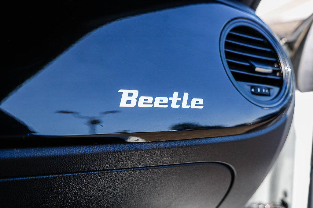 Used 2018 Volkswagen Beetle 2.0T S FWD image 30