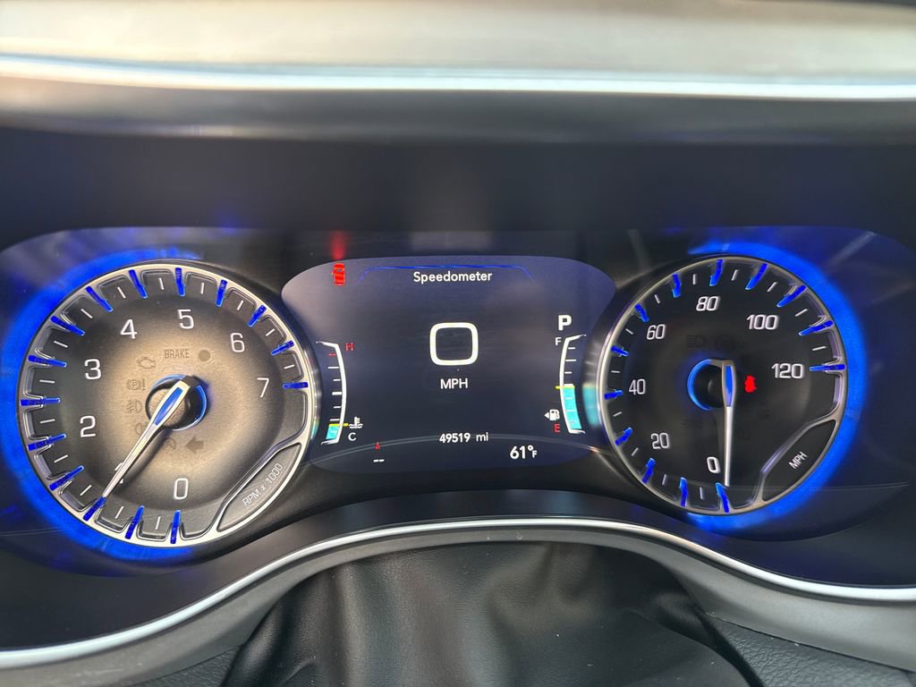 Used 2025 Chrysler Pacifica Limited FWD image 21