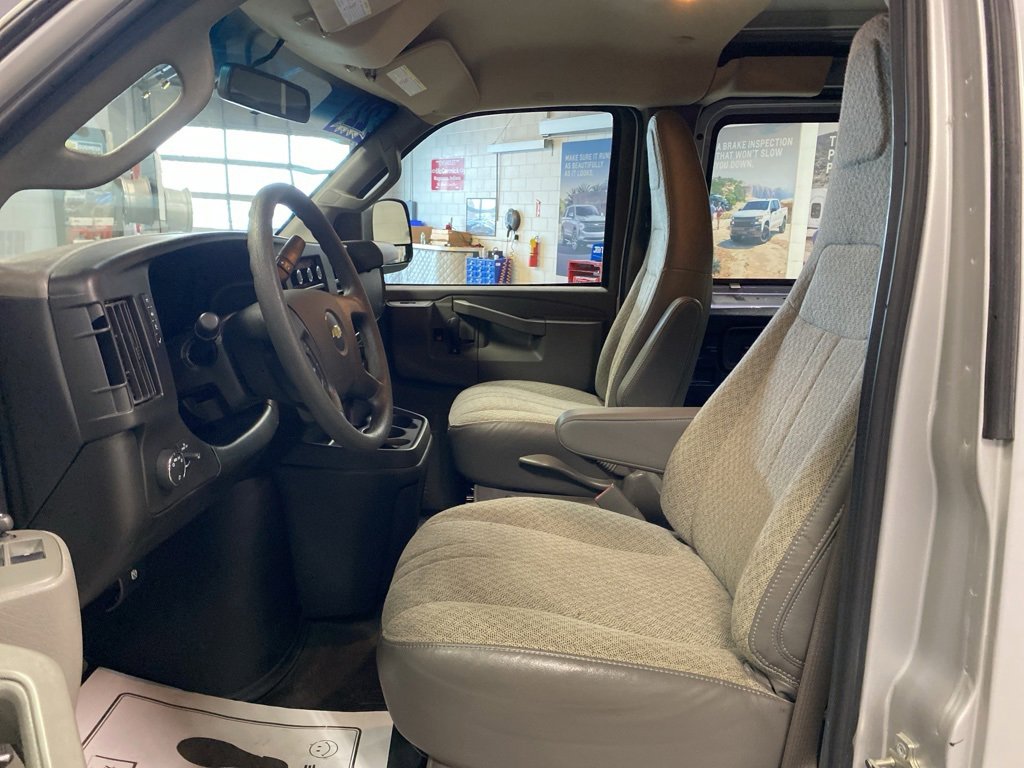 Used 2022 Chevrolet Express 2500 w/ Driver Convenience Package image 15
