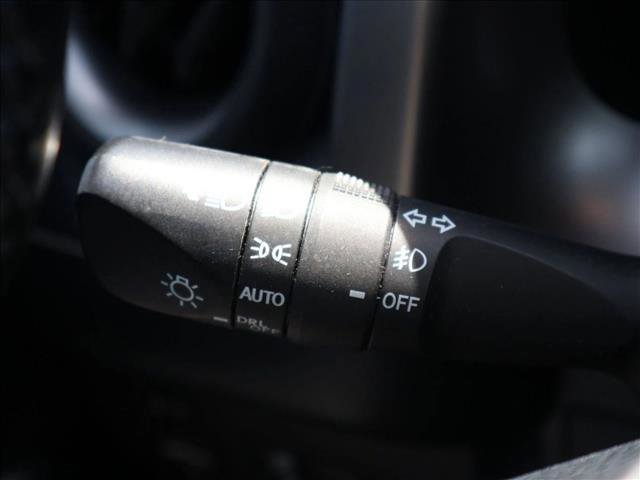 Used 2018 Toyota RAV4 Limited AWD/4WD image 17