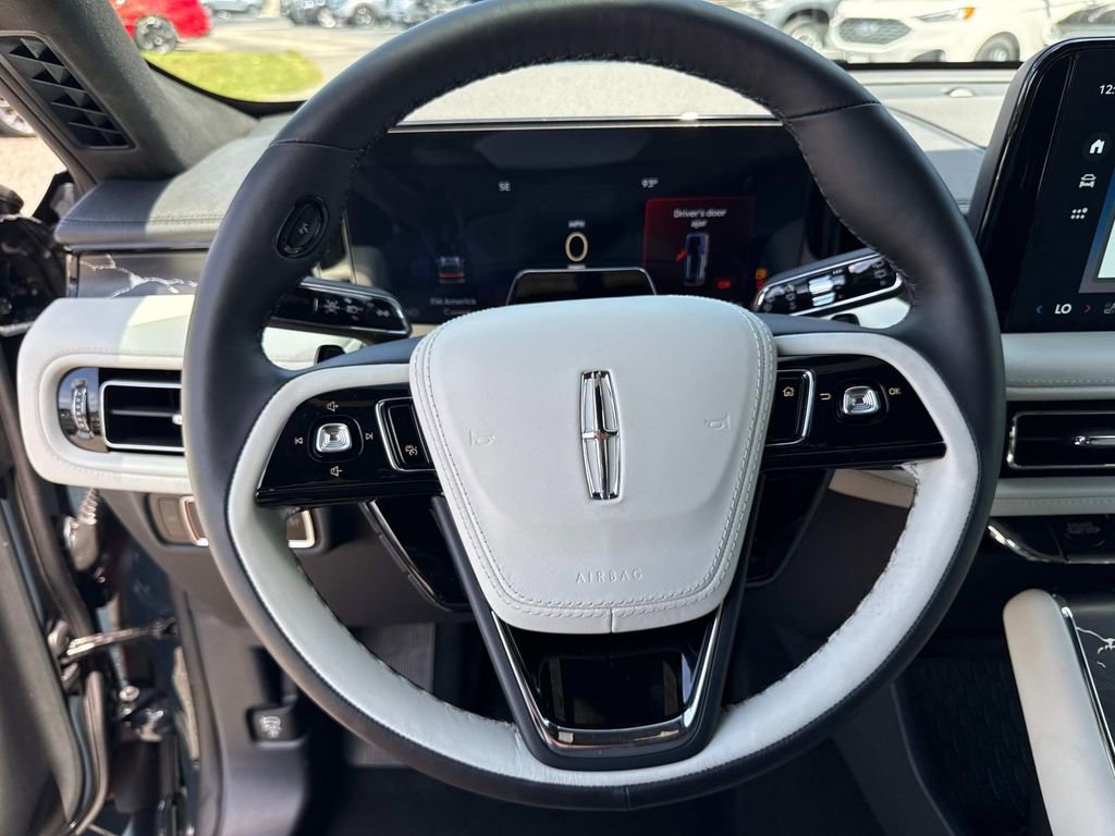 New 2025 Lincoln Aviator Black Label image 27