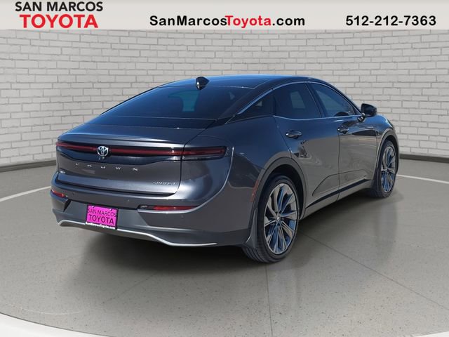 Used 2023 Toyota Crown Limited image 5