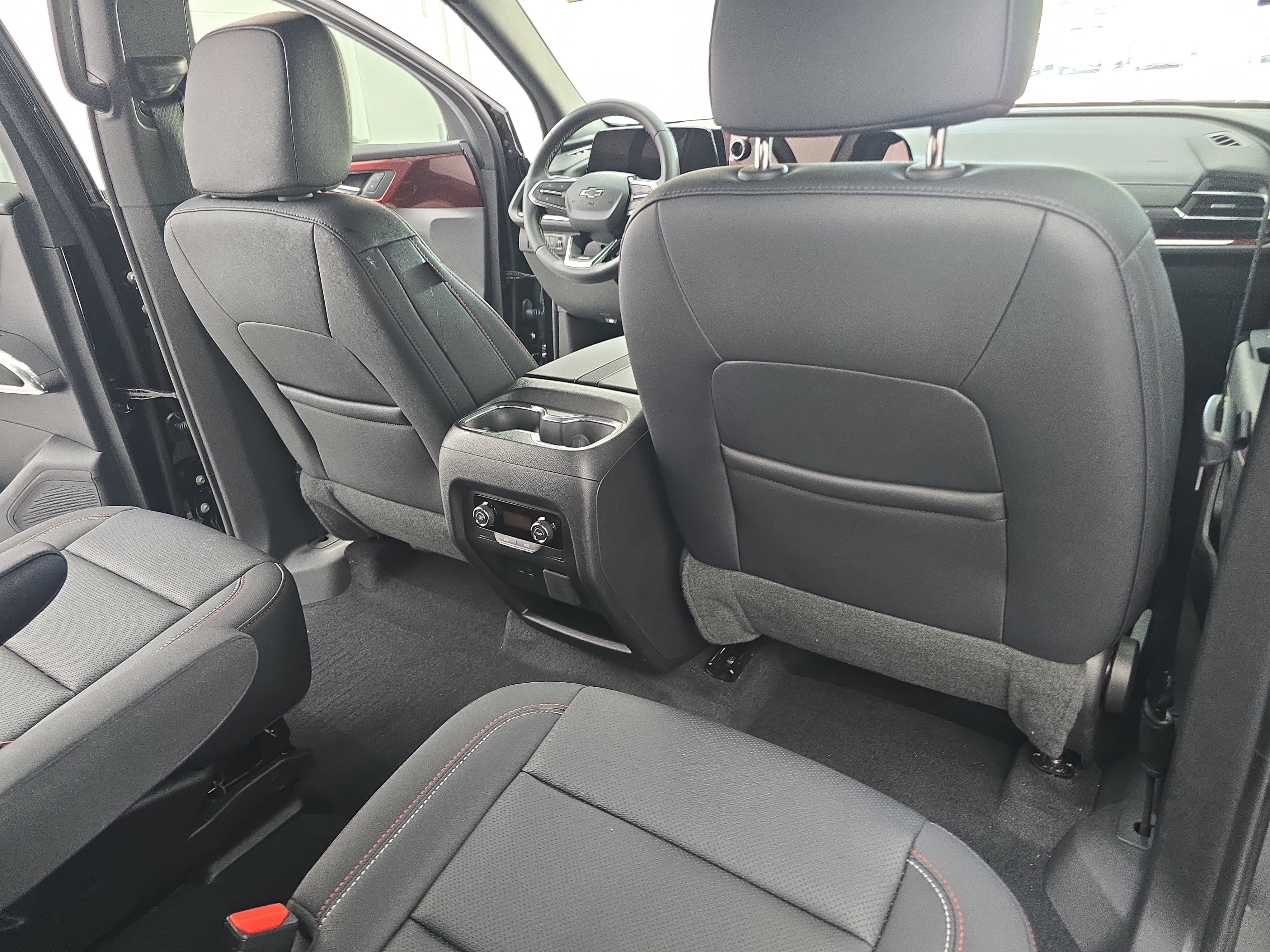 Used 2026 Chevrolet Traverse Z71 w/ Driver Confidence Package AWD/4WD image 11