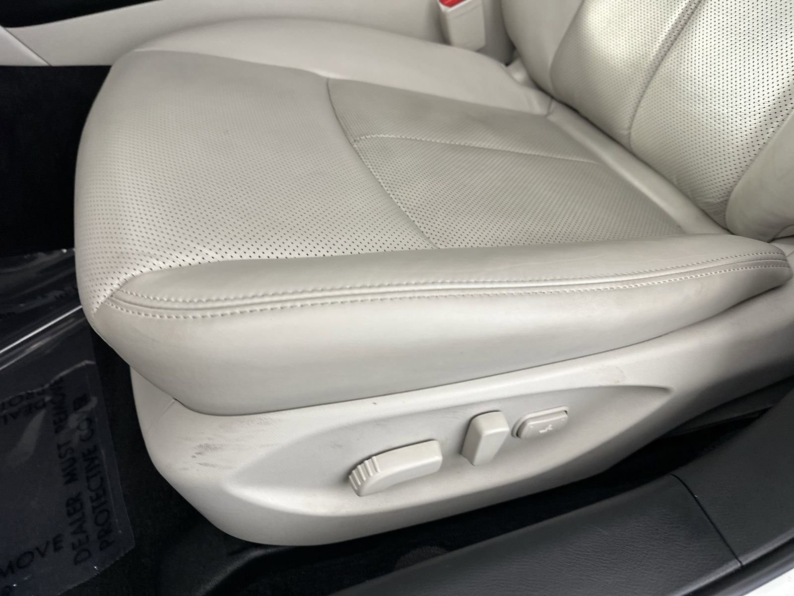 Used 2024 INFINITI Q50 Sensory image 16