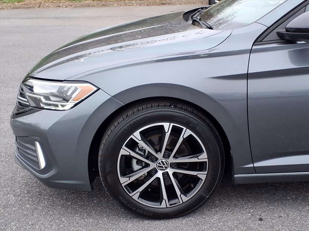 Used 2023 Volkswagen Jetta Sport image 7